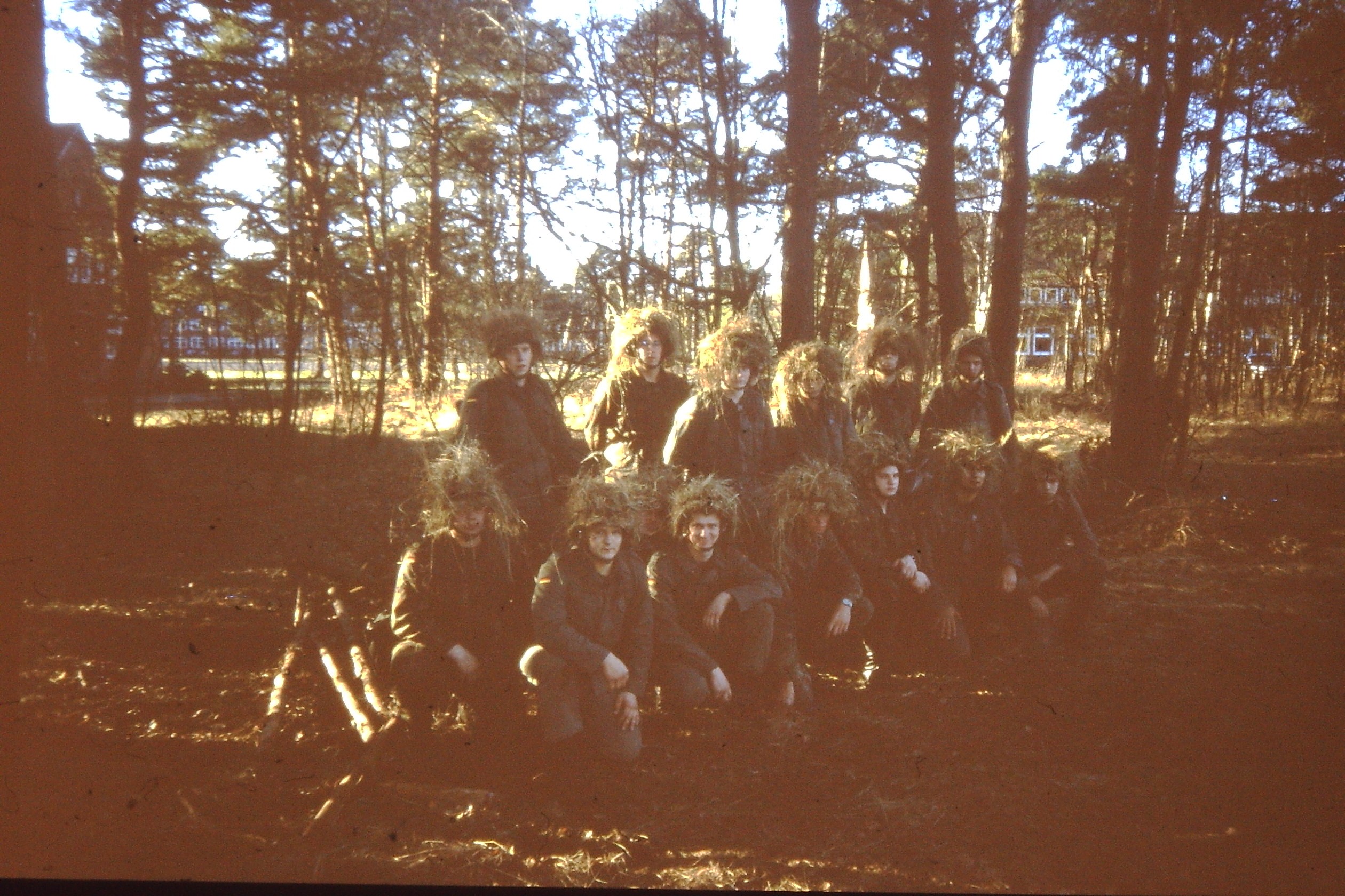 1998_01_Kaserne_4_Helmtarnung